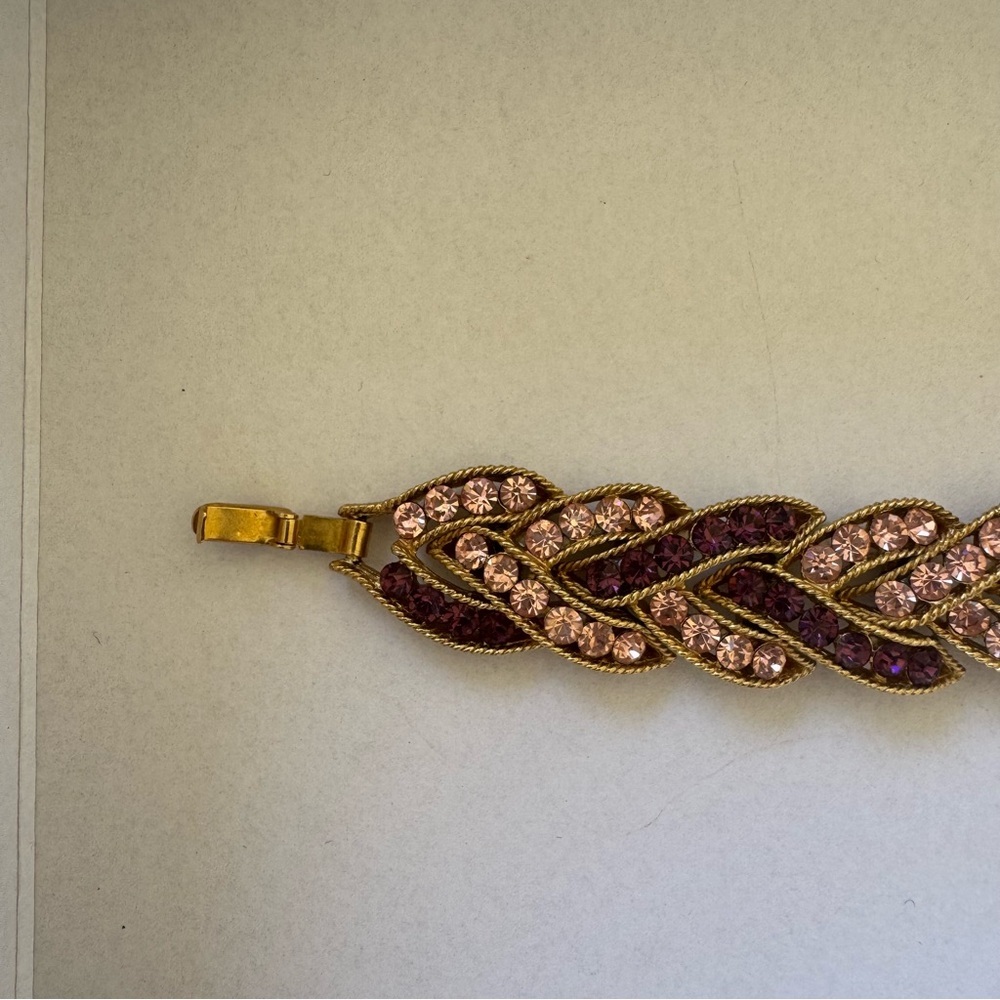 Vintage Crown Trifari Gold tone Pink Purple Rhinestone Bracelet 7” Signed - Picture 3 of 9